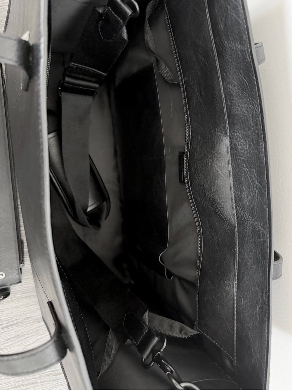 Beis BEÍS The Large Work Tote in Black Leather Great Condition - Picture 12 of 14